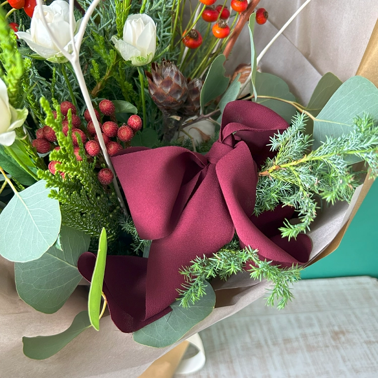 クリスマスのおまかせデザイナーブーケ L