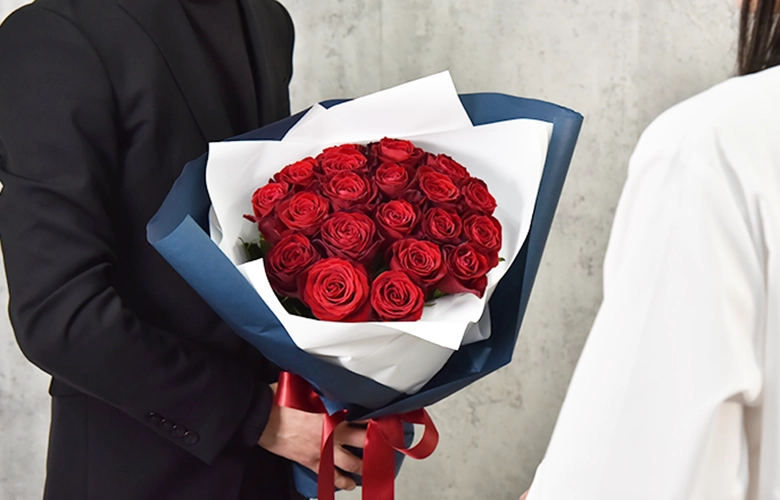 プロポーズの花は何本が正解？意味で選ぶバラの花束＆ホテル配送の