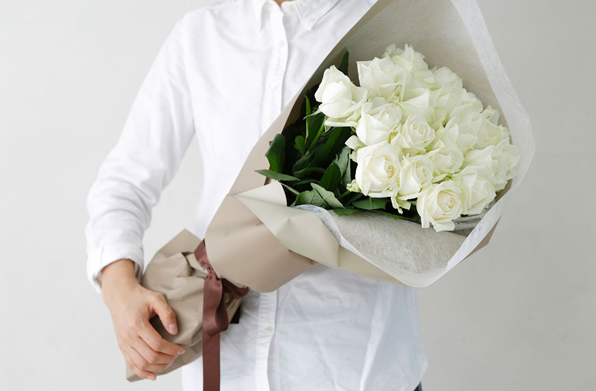 特別な数で贈る ローズブーケ ホワイト お花を贈るなら第一園芸オンラインショップ